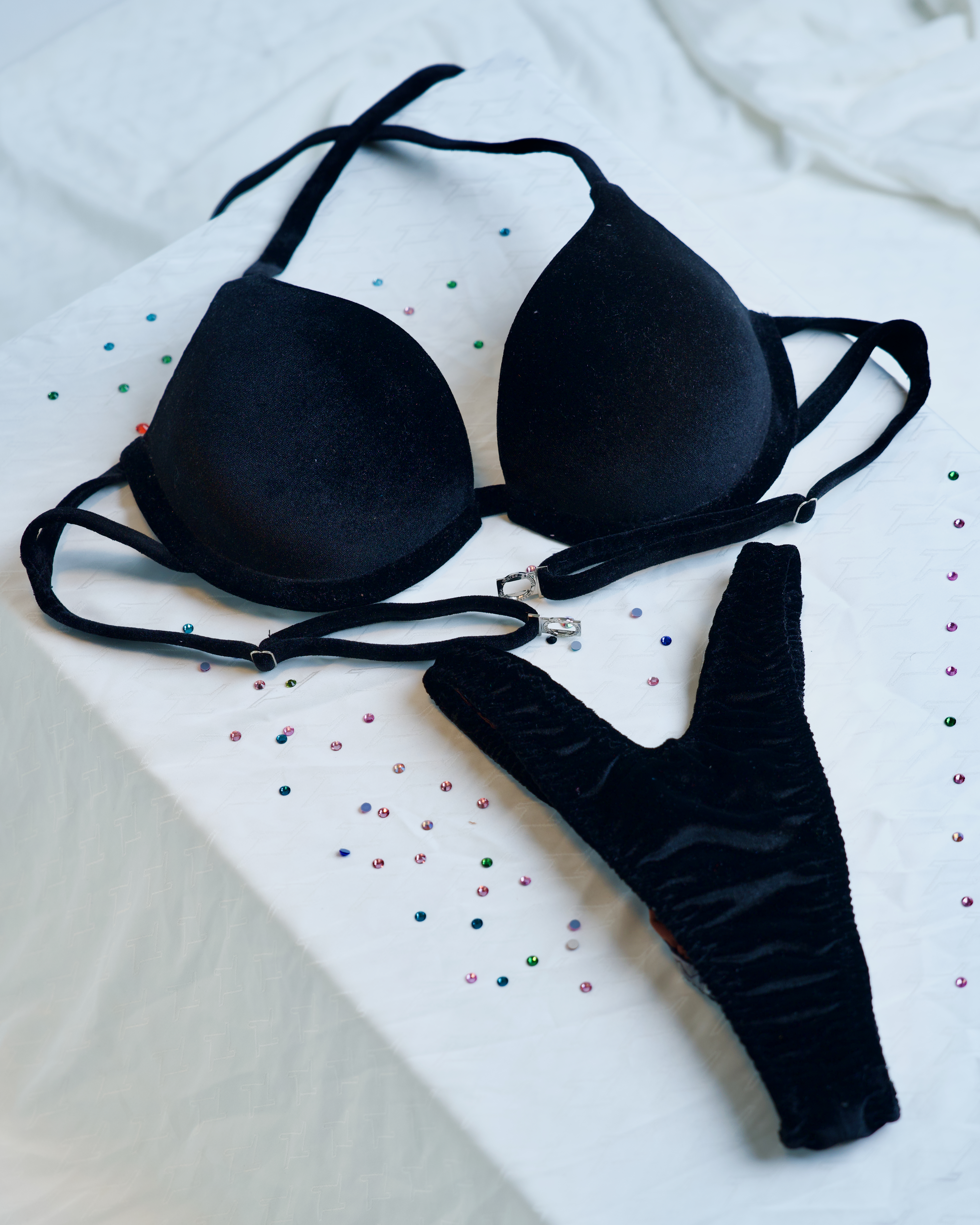 Bikinis with out stones